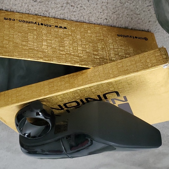 The perfect pump with the most stylish heel New never used - Picture 5 of 10